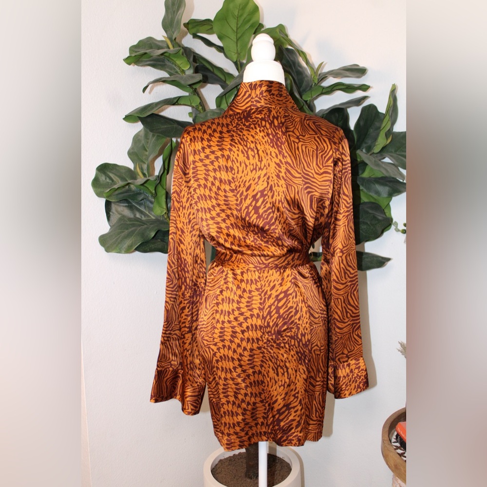 Tell Your Friends 100% Silk Patterned Kimono - Picture 3 of 9